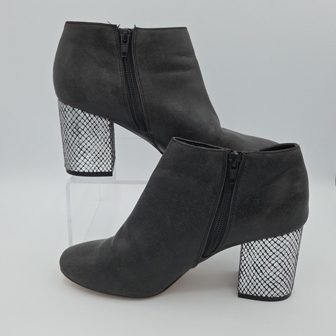 Katy Perry Women's Size 9 Corra Vegan Black Ankle Booties Shiny Block Heel Euc — image 2 of 8